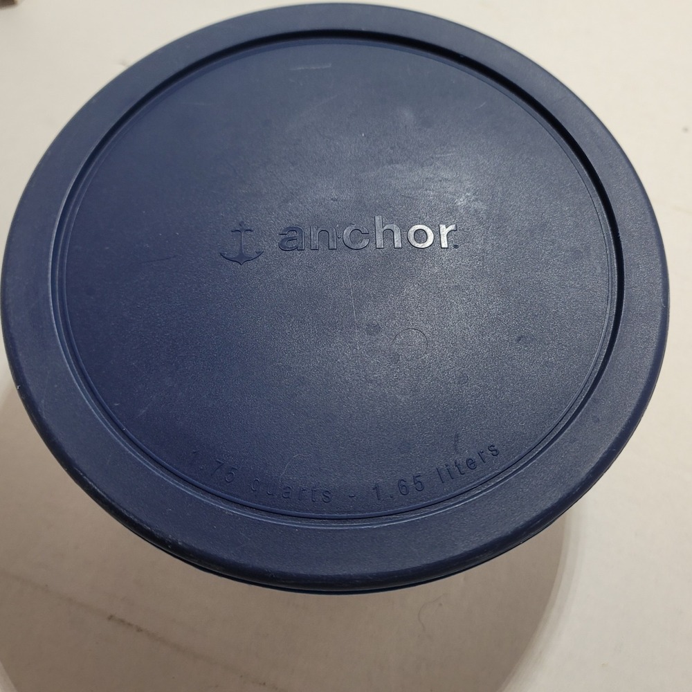 Anchor Hocking Glass Food‎ Storage Container with Blue Lid, 7 Cup Round